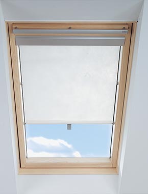 F06 ITZALA Einfaches Verdunkelungsrollo kompatibel mit VELUX Dachfenstern Dunkelblau